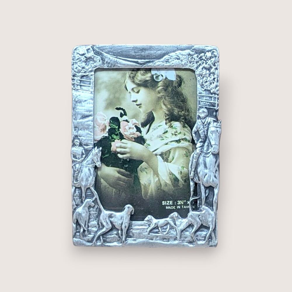 Vintage Equestrian Metal Frame – Fox Hunt & Hounds 3.5x5 Photo Decor